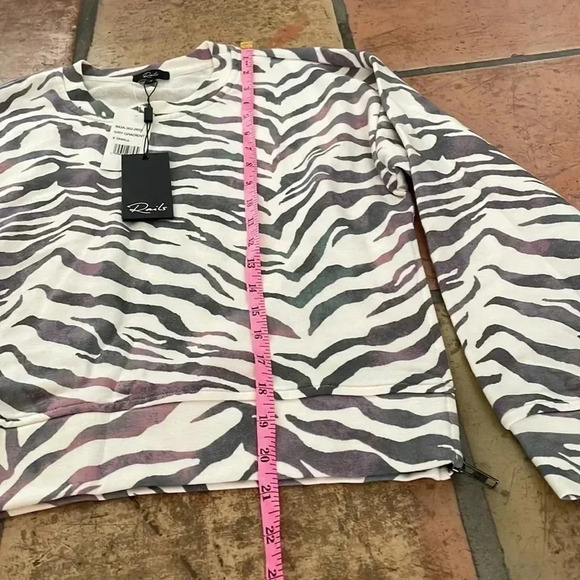 💎HP ✨ RAILS Marlo Animal Zebra Print Side Zippers Sweatshirt Size XS Ivory NWT - Picture 5 of 11